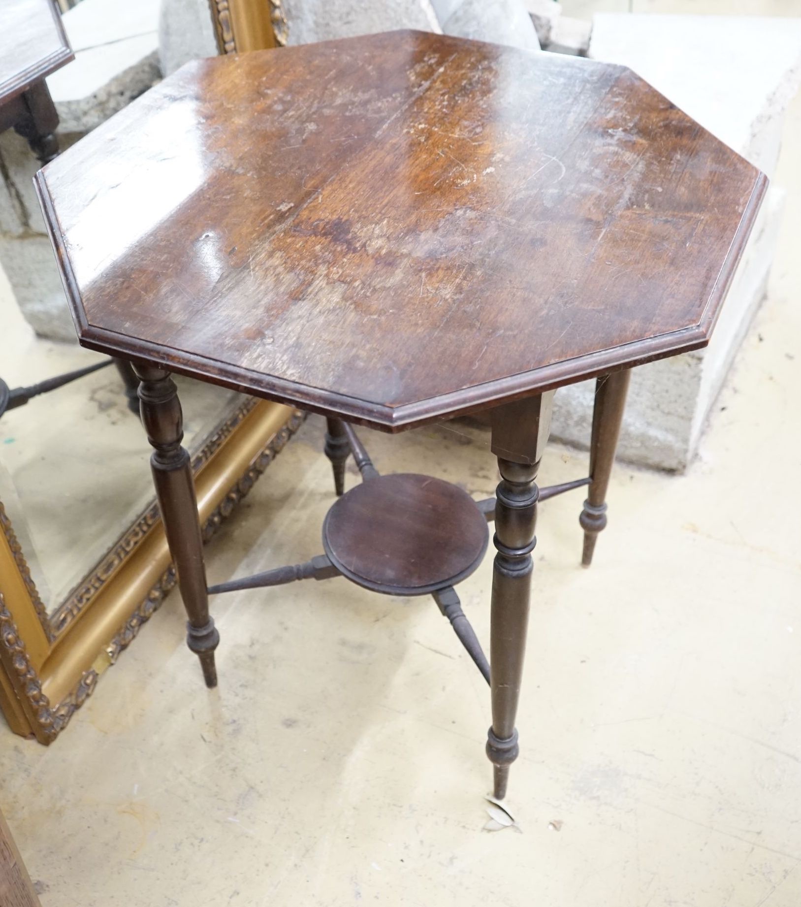 An Edwardian octagonal occasional table, width 68cm, height 69cm